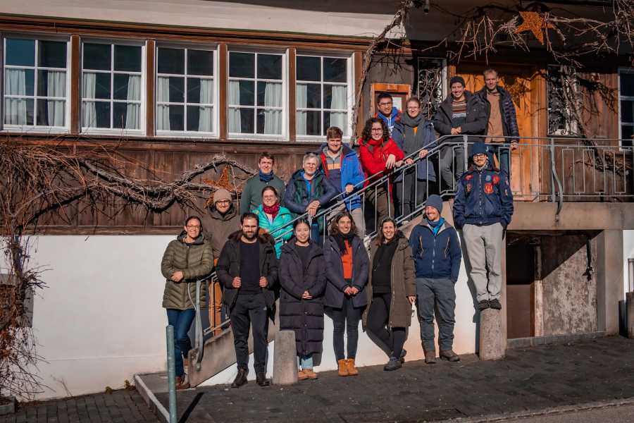 Group photo in front of Hotel Rössli