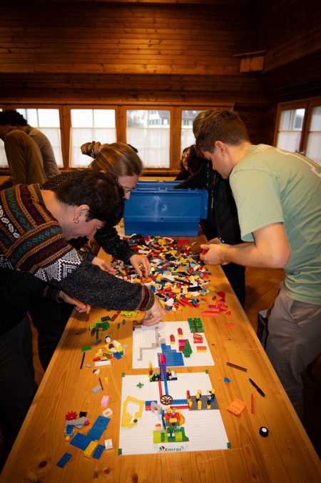Lego building for team communication